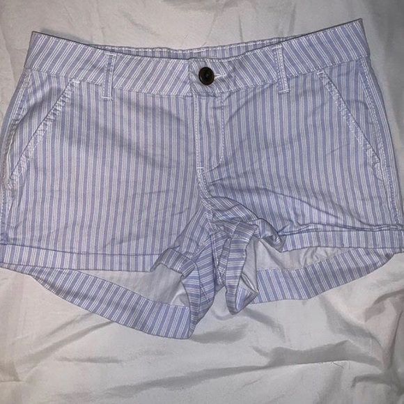 Stripped khaki shorts - Picture 1 of 1